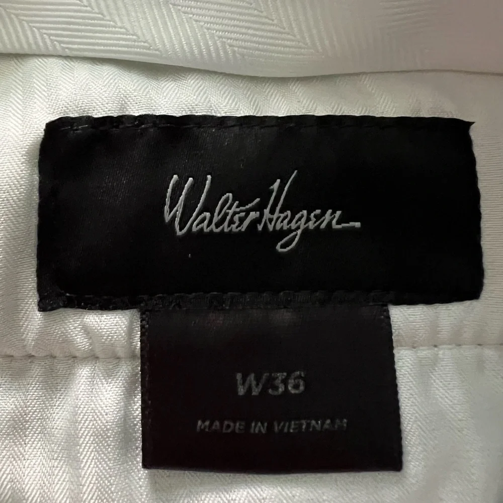 Walter Hagen Light Gray Shorts, Size 36